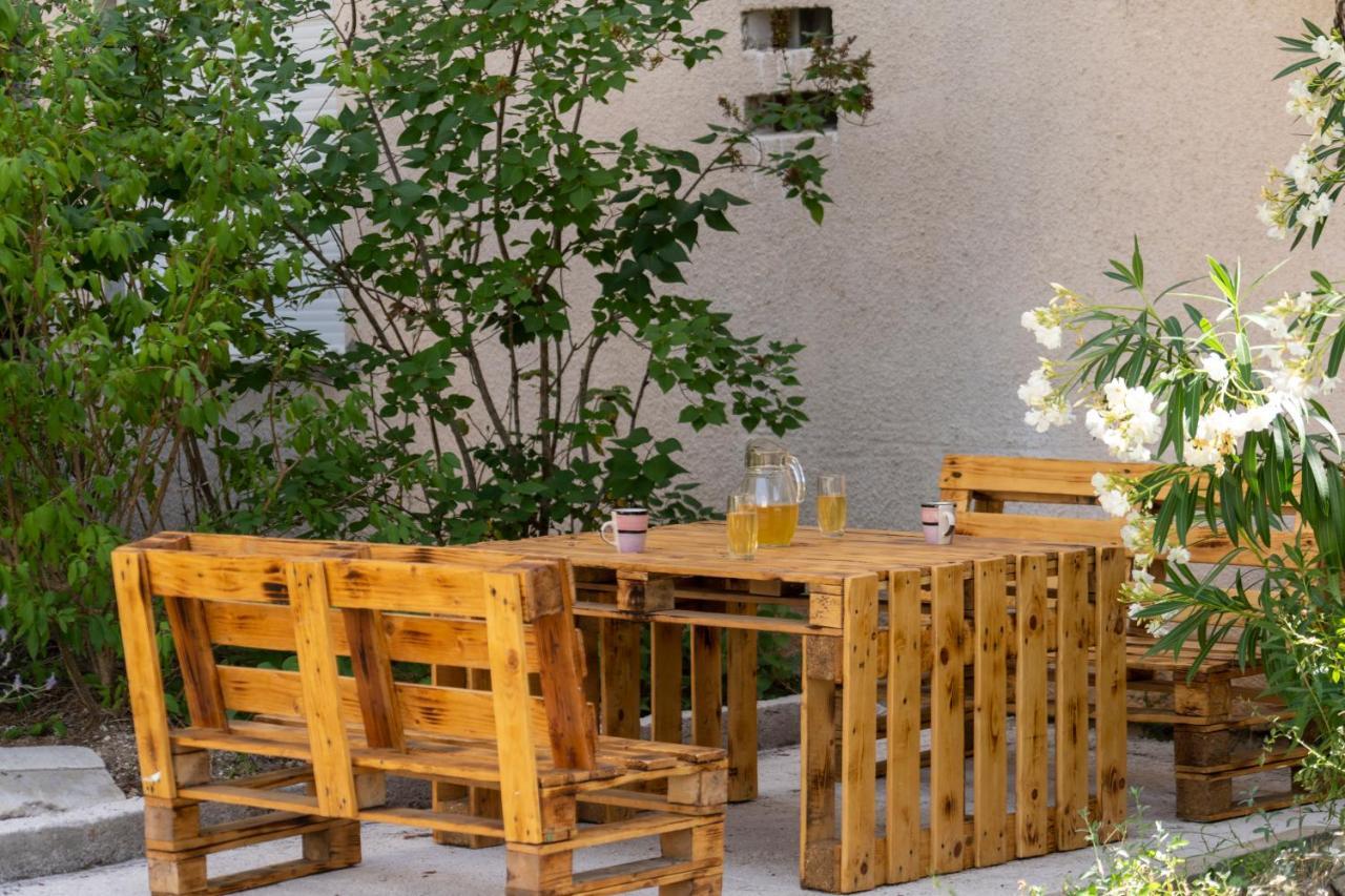 Apartman Curcic Knin Exteriör bild